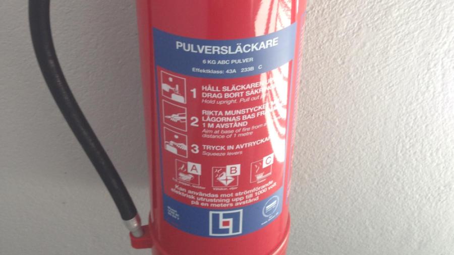 Brandsläckare i trapphus.